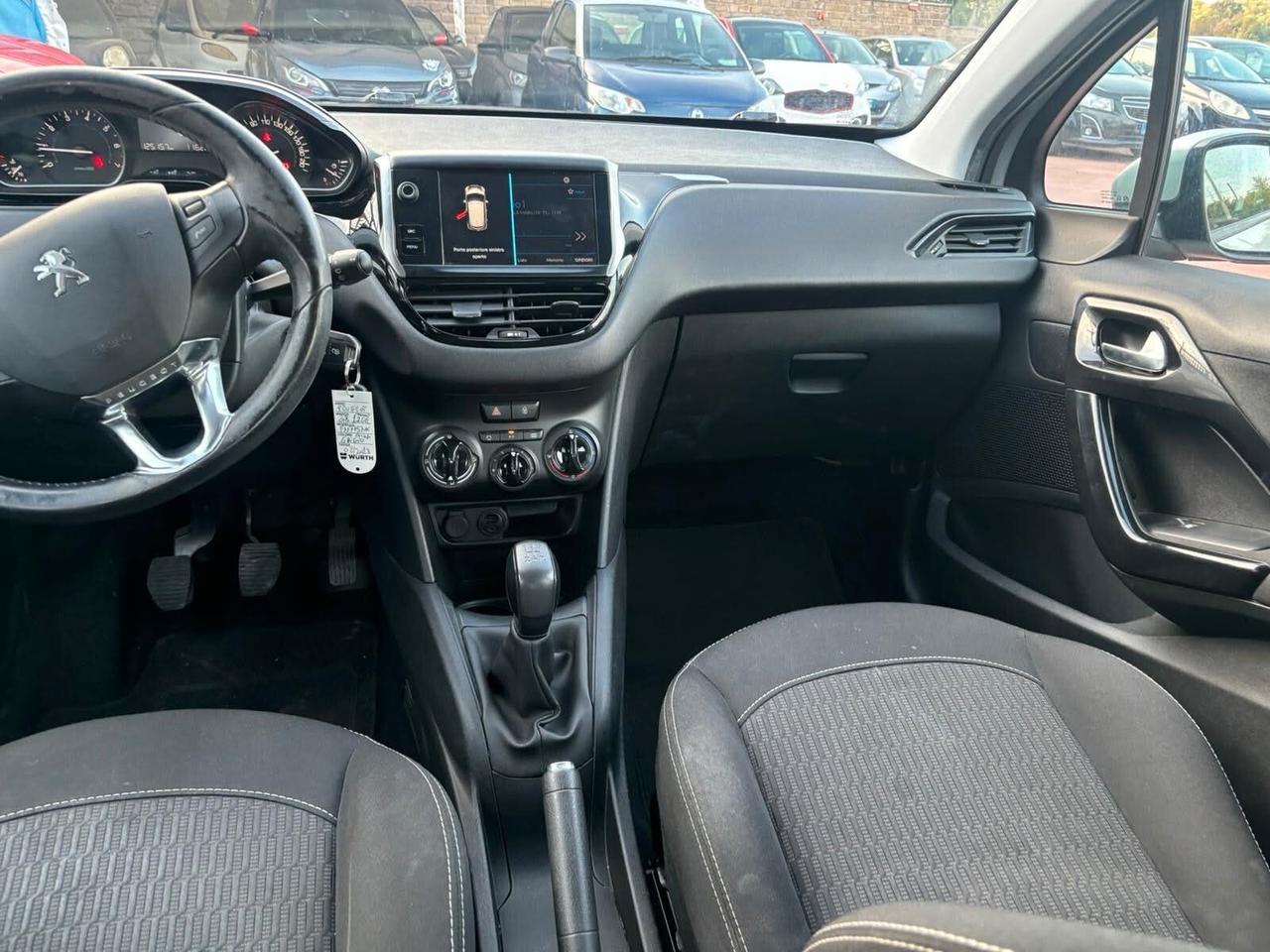 Peugeot 208 PureTech 82 5p. GPL Allure