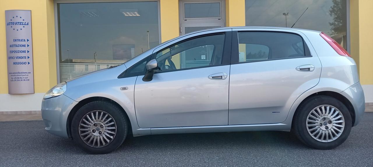 Fiat Punto CC. 1.242 Benzina 5 Porte 5 Posti Utilizzabile anche per i Neopatentati.