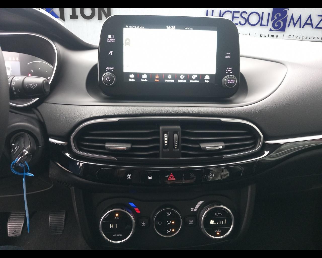 FIAT Tipo (2015-->) - Tipo 1.6 Mjt S&S SW Business