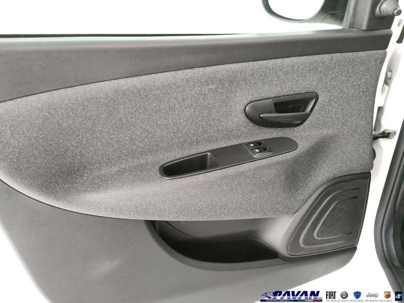 Lancia Ypsilon 1.0 FireFly 5 porte S&S Hybrid Ecochic Silver