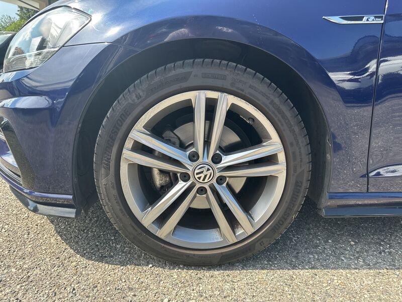 Volkswagen Golf 1.5 TSI ACT 5p. Sport BlueMotion Technology R-line interno ed esterno