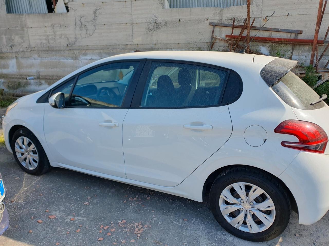 Peugeot 208 BlueHDi 75 5 porte Allure anno 2017