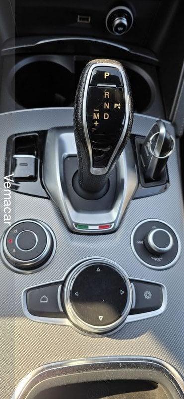 Alfa Romeo Stelvio 2.2 TDS 210CV Veloce AT8 Q4 con blocco differenziale