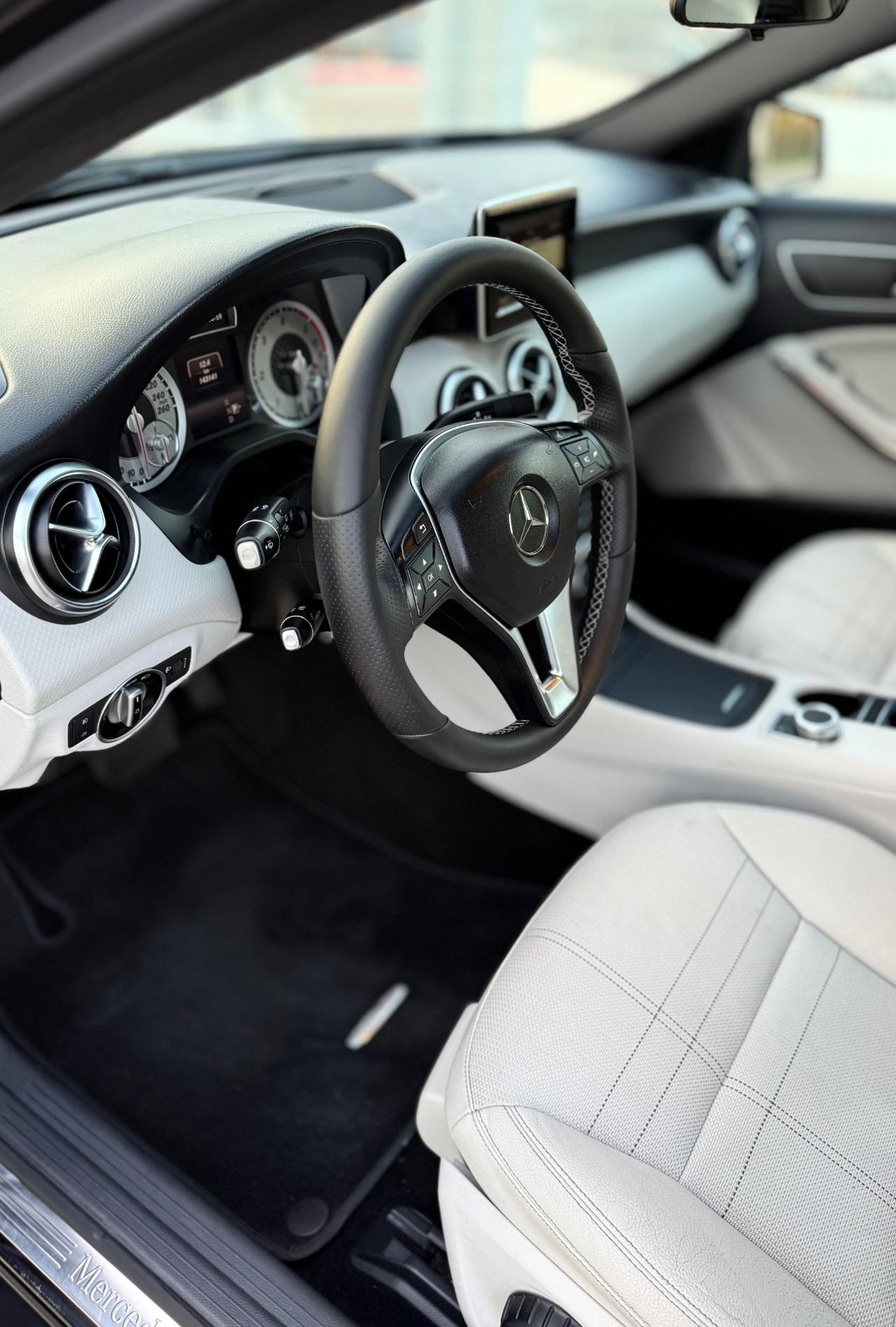 Mercedes-benz A 220 CDI Automatic 4Matic Premium