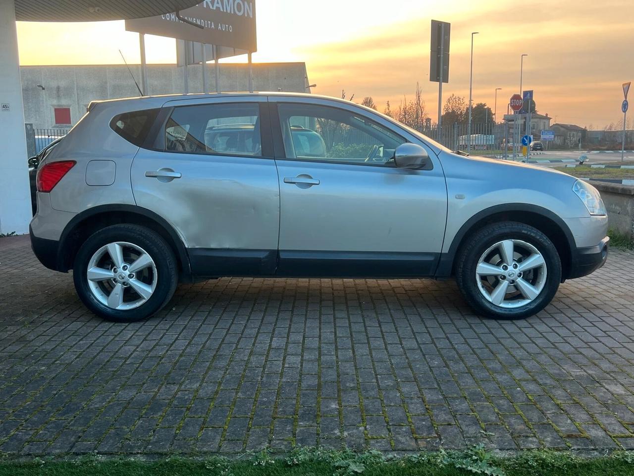 Nissan Qashqai 2.0 dCi DPF 4WD Tekna