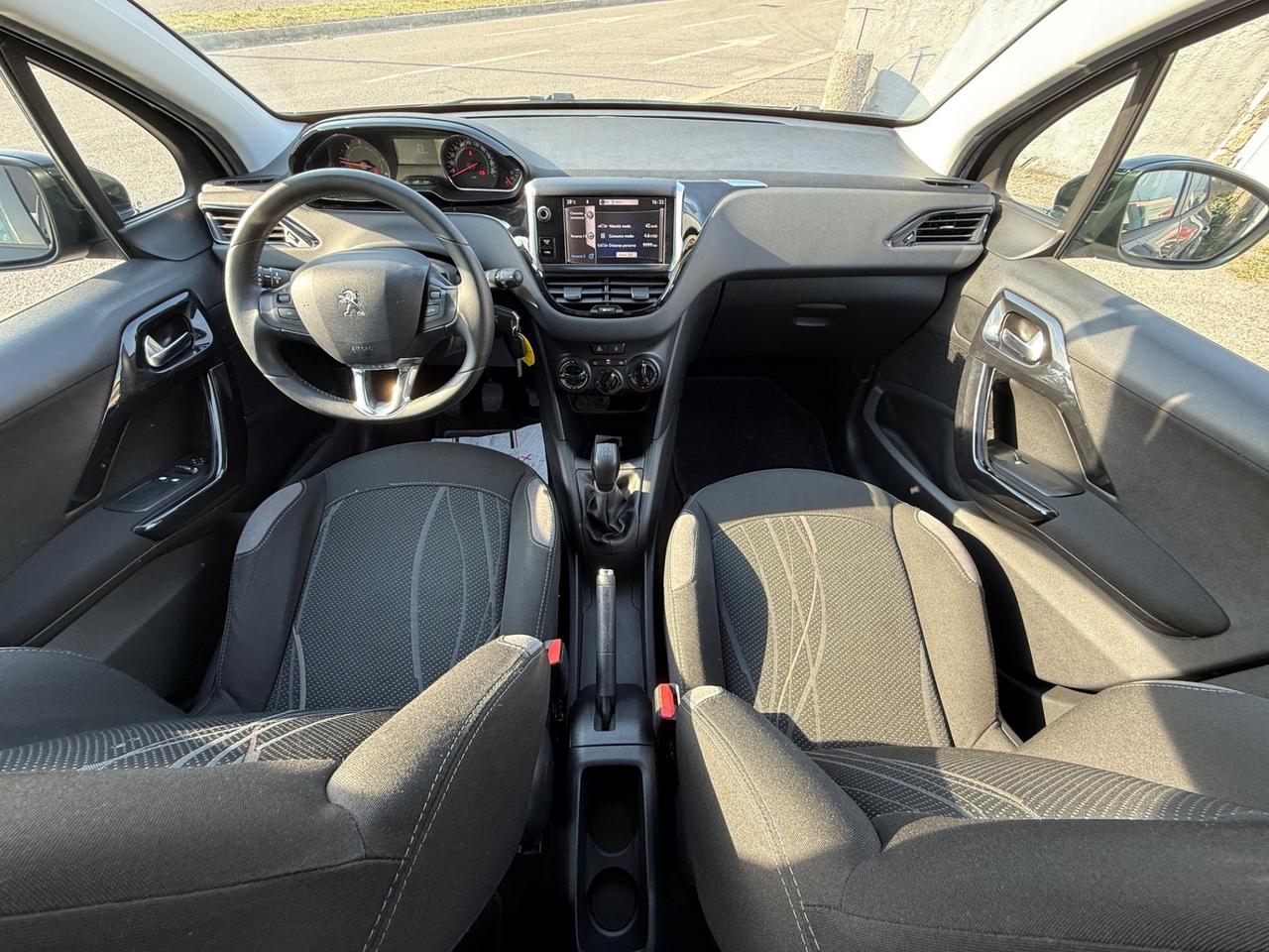 Peugeot 208 1.4 HDi 68 CV 5 porte Allure 2014