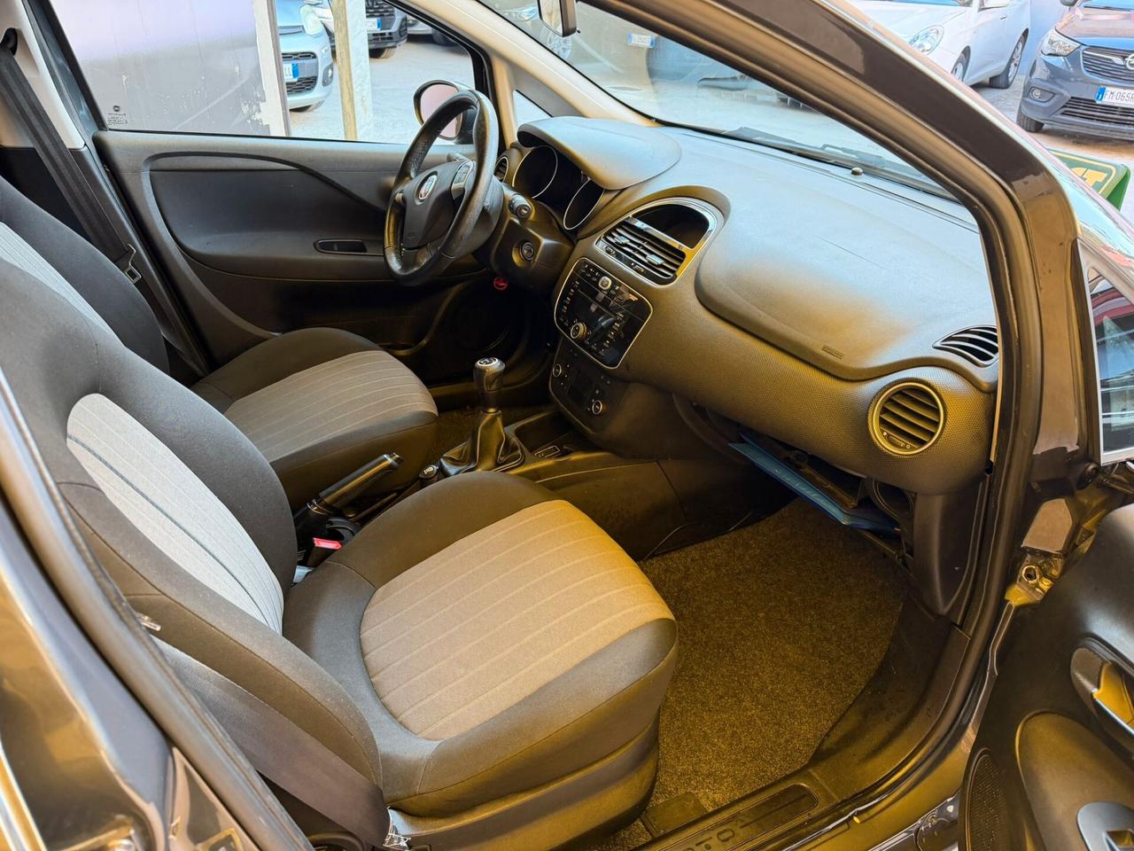 Fiat Punto 1.3cc diesel 12 mesi garanzia-2017