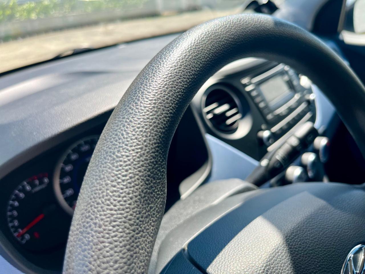 Hyundai i10 1.0benz 2015 64.000km cambio automatico perfetta