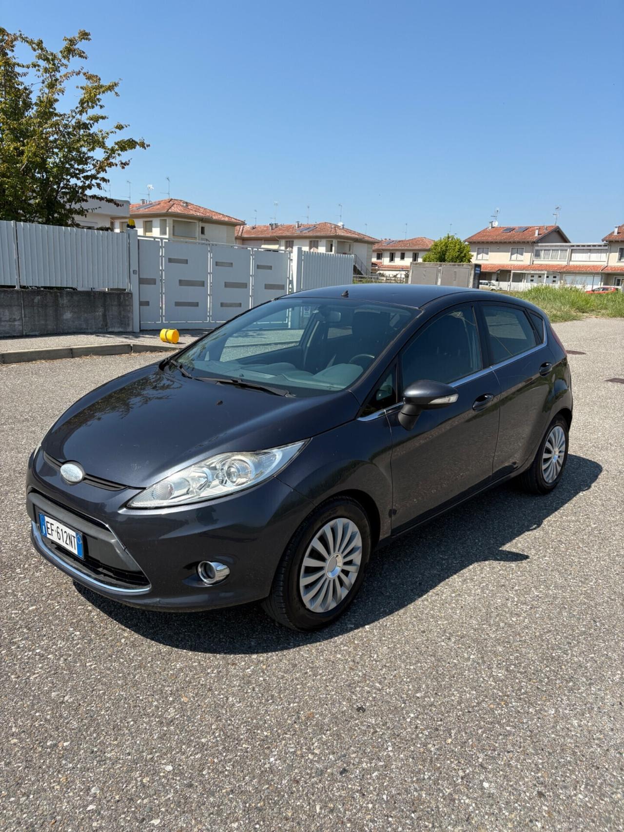 Ford Fiesta 1.4 TDCi 5p. Titanium ok neo patentati