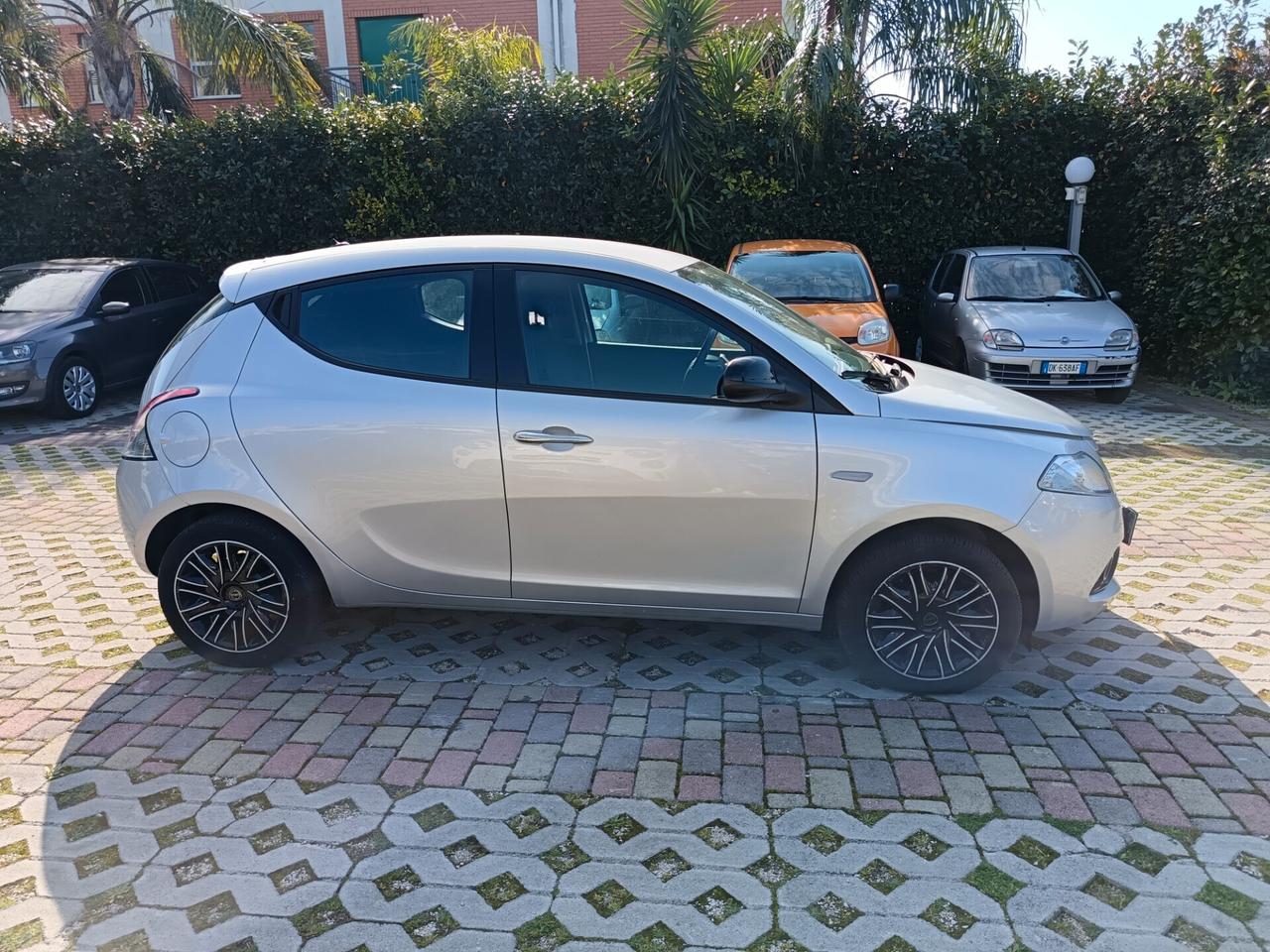 Lancia Ypsilon 1.2 69 CV 5 porte S&S Gold