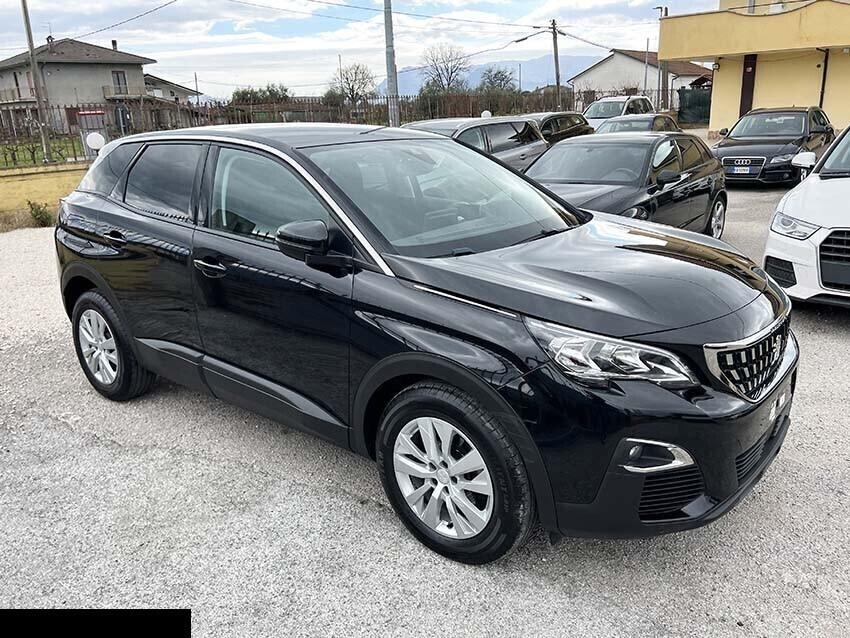 PEUGEOT 3008 1.2 benzina NAVI-AUTOMATICA