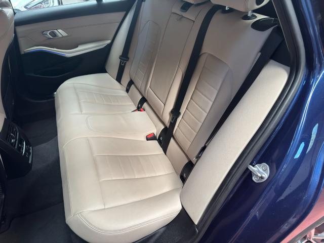 BMW 320 d xDrive Touring Luxury iva deducibile