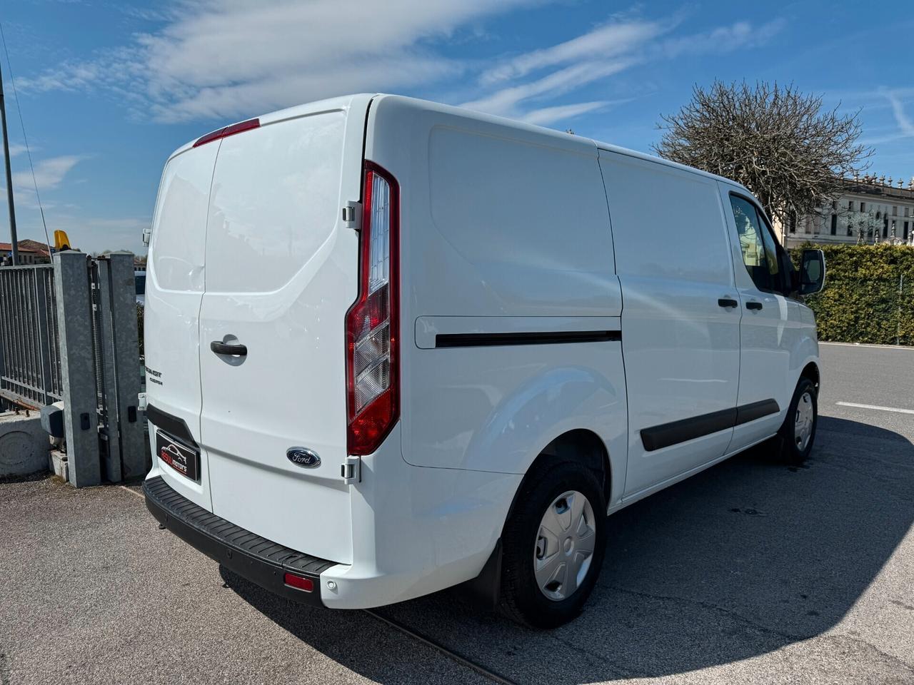 Ford Transit Custom 300 2.0 EcoBlue 130 PC Furgone Titanium