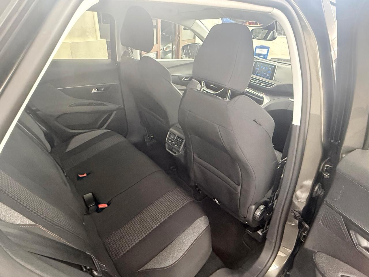 Peugeot 3008 BlueHDi 130 S&S EAT8 Business