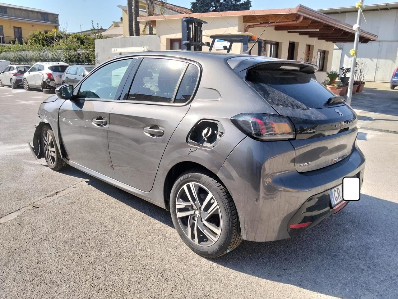 Peugeot 208 1.2 Benzina 100cv 2020 SINISTRATA