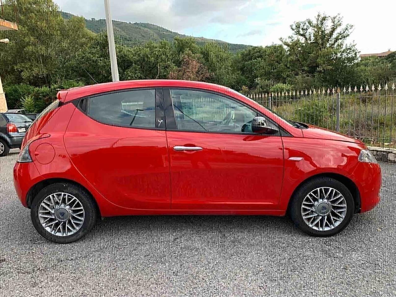 Lancia Ypsilon 0.9 TwinAir 85 CV 5 porte