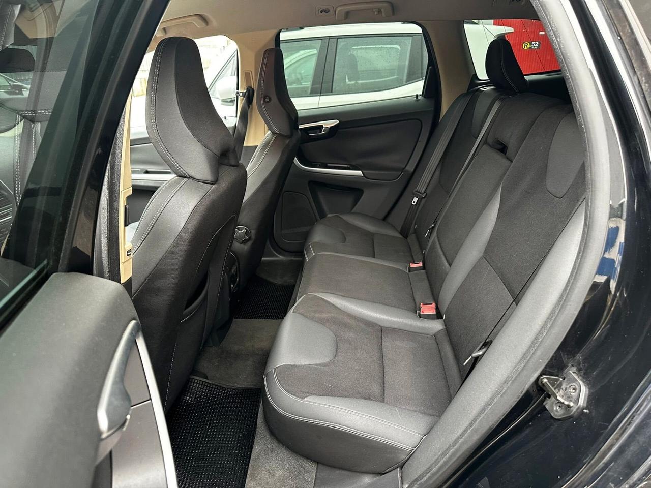 Volvo XC 60 XC60 2.4 D5 Summum