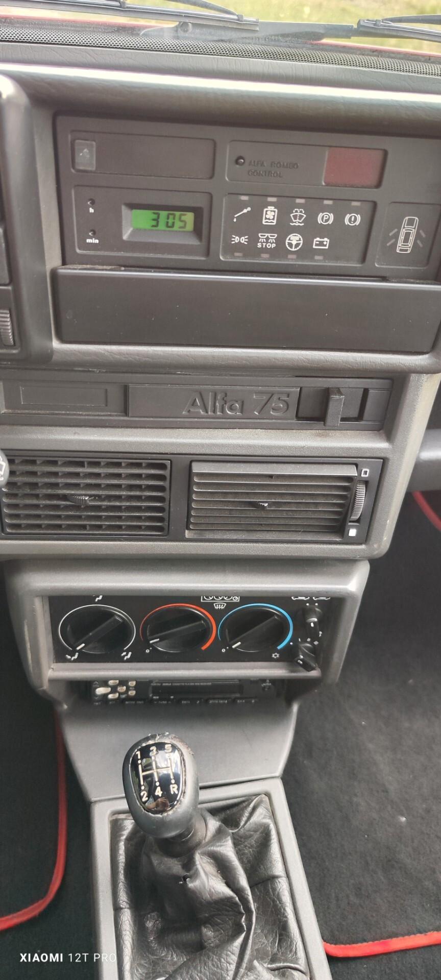Alfa Romeo 75 1.800 TURBO Q.V (ex ENZO JANNACCI)