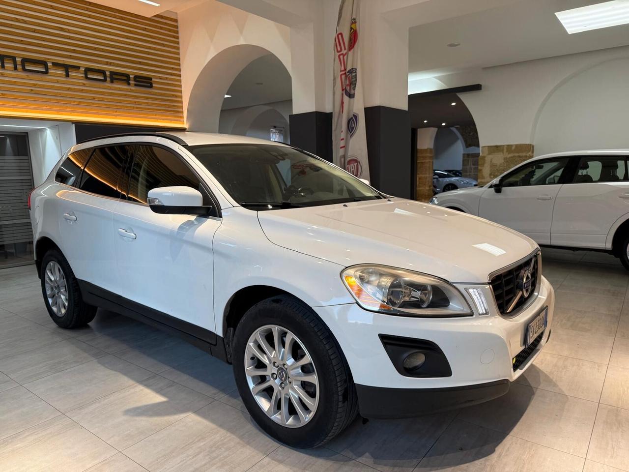 Volvo XC60 2.4 D 175 CV FWD Geartronic Kinetic