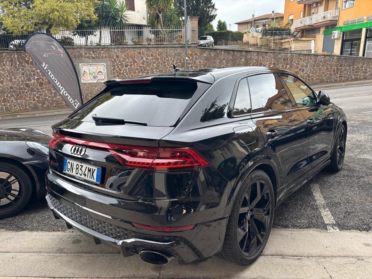 Audi Q8 RS TFSI V8 quattro tiptronic