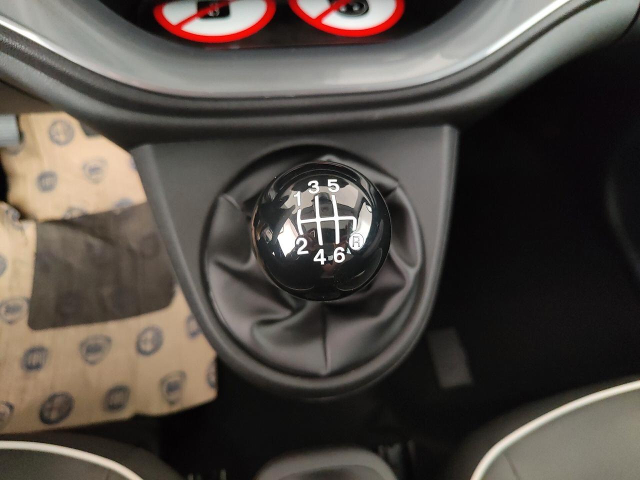 Fiat 500 Berlina Hybrid La Prima