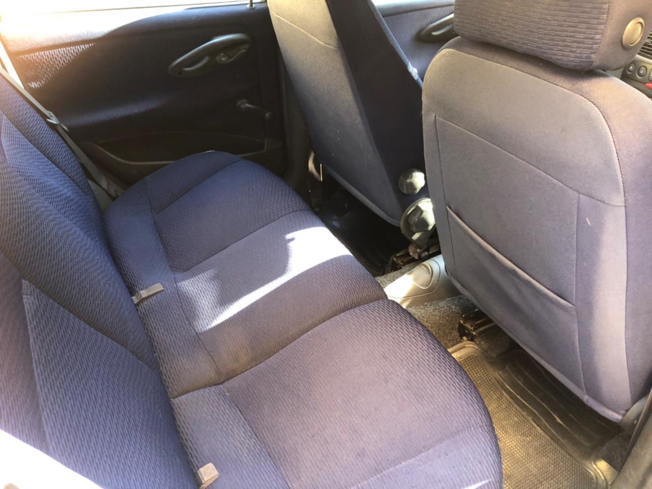 Fiat Punto 1.2 benzina 5 porte 01