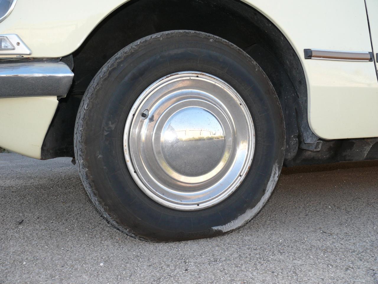 Citroen DS SUPER (M1145)