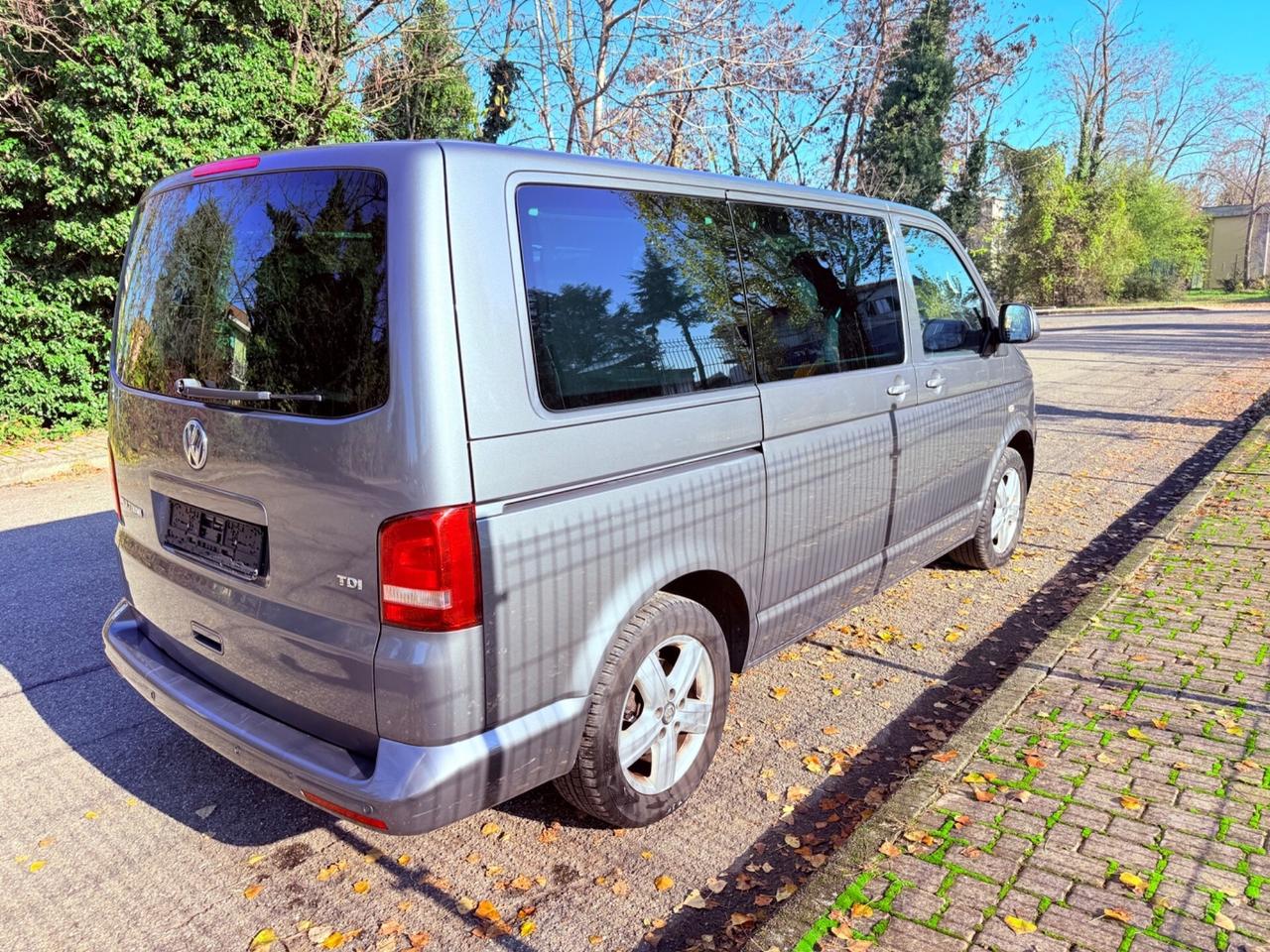 VW Multivan-PARI AL NUOVO 160km 7 POSTI-OK PERMUTE