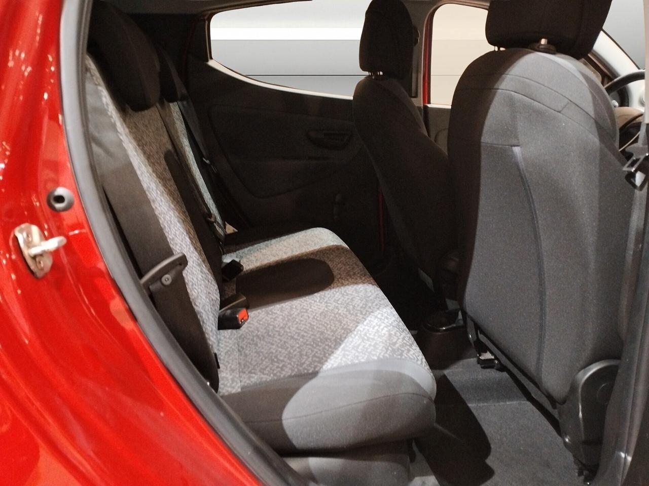 Lancia Ypsilon 1.0 FireFly 5 porte S&S Hybrid Ecochic Silver