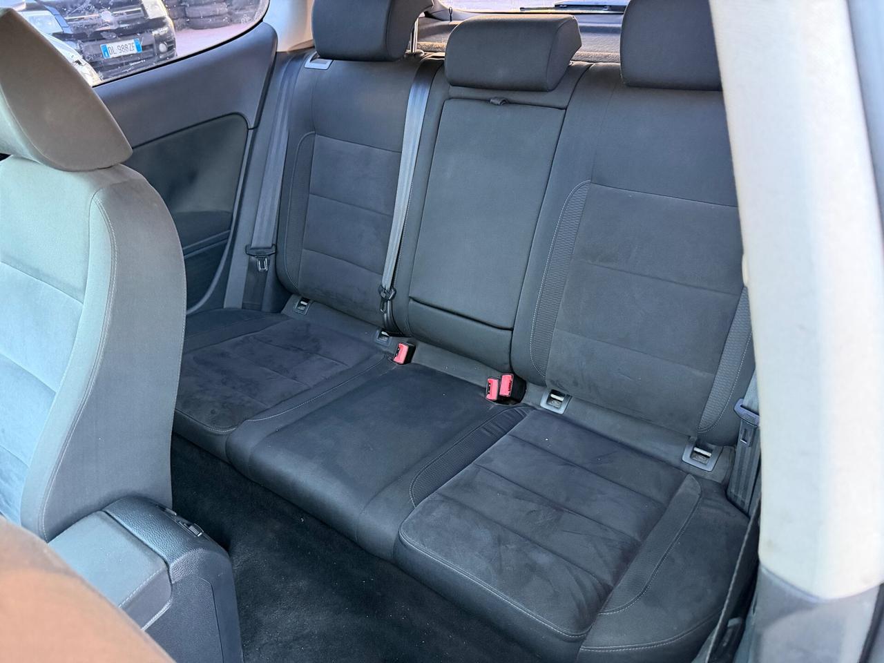 Volkswagen Golf 1.6 TDI DPF 3p. Highline