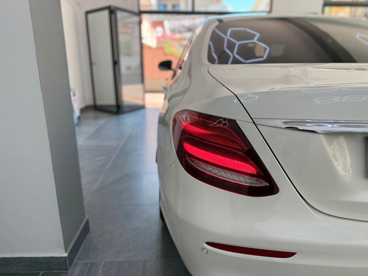 Mercedes-benz E 220 d Auto Premium Plus