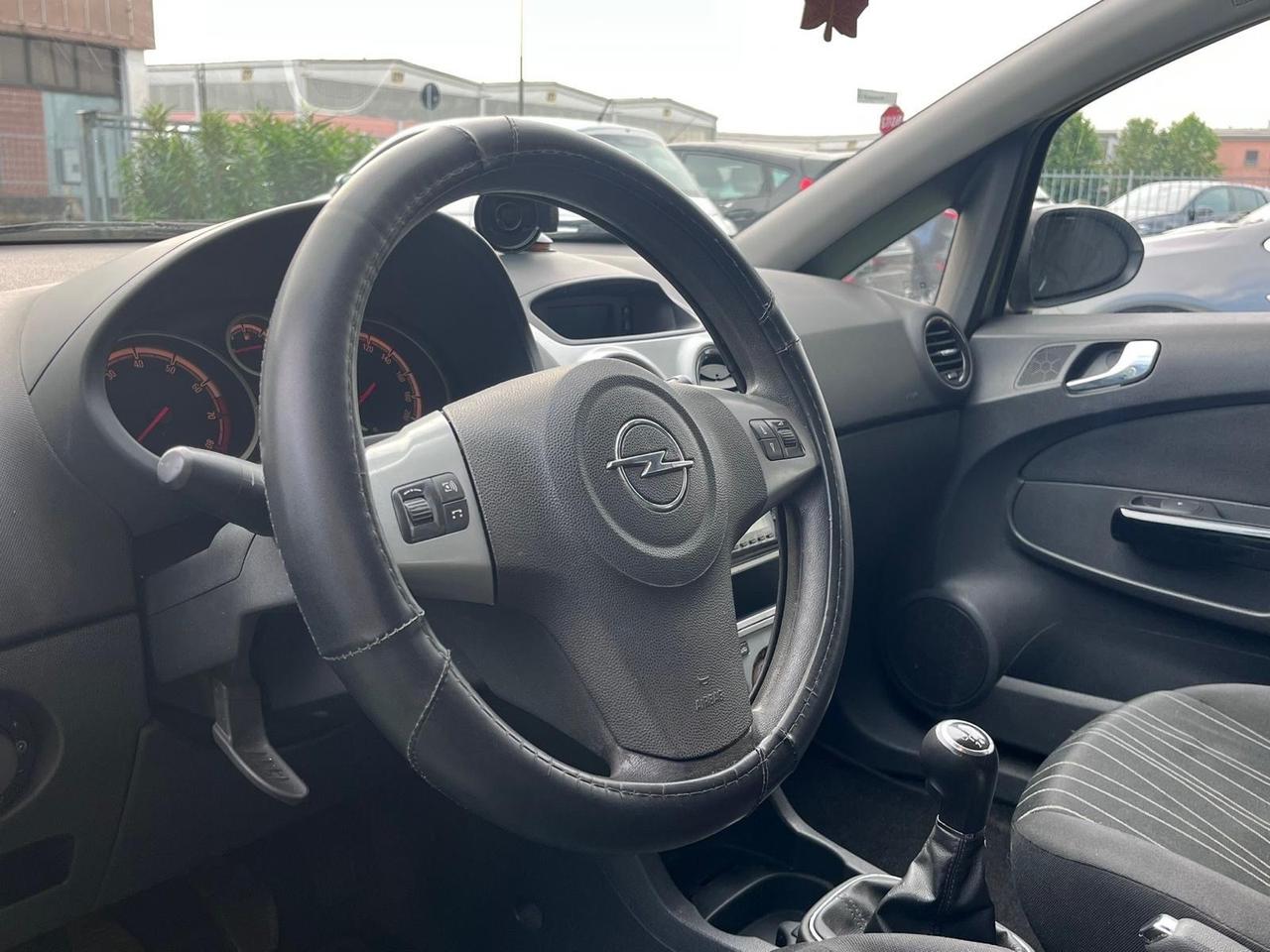 Opel Corsa 1.2 5 porte Cosmo