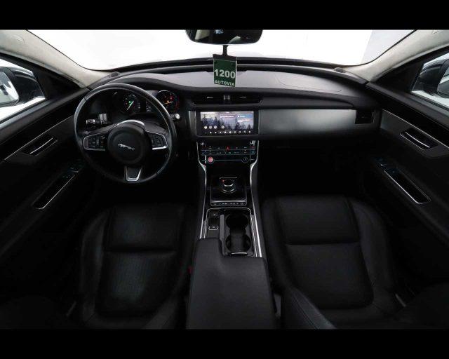 JAGUAR XF Sportbrake 2.0 D 180 CV aut. Prestige