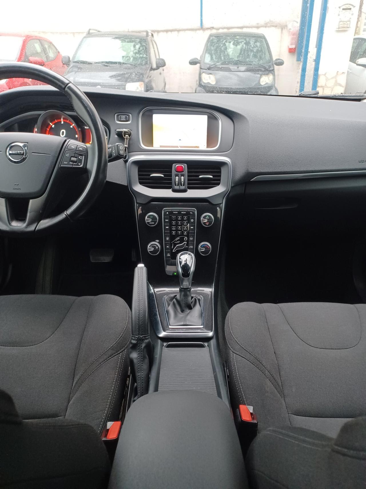 Volvo V40 D3 Geartronic Momentum ANNO 2017