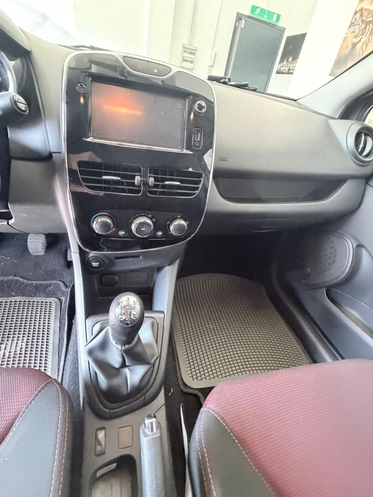 Clio 1.2 75CV GPL CASA MADRE