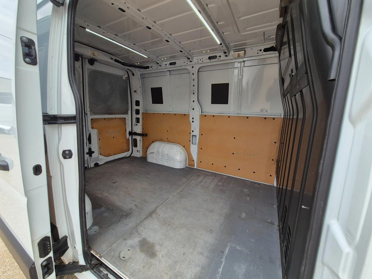 Renault Master L1H1 2.3 136cv