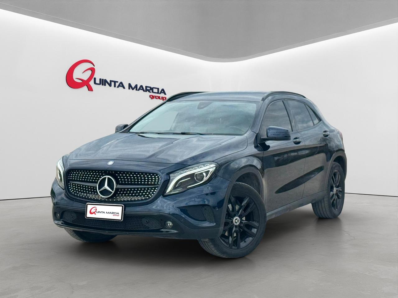 Mercedes-Benz GLA 200d SPORT AUTOMRETROCAMCARPLAY