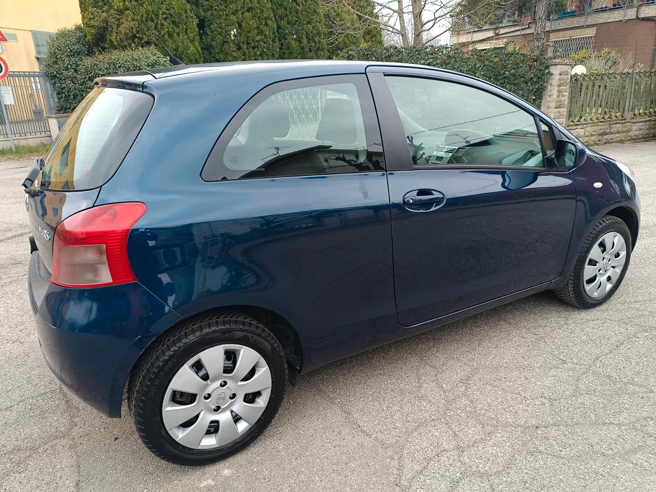 Toyota Yaris 1.0 3 porte Sol