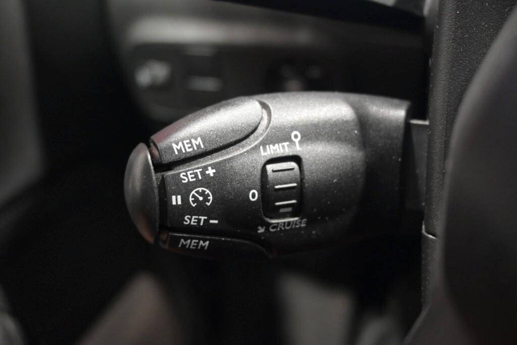 CITROEN C3 1.2 PURETECH 83CV SeS SHINE ( FARI LED - CRUISE - NAVI - MIRROR - SENSORI POST. - TETTO BICOLORE )