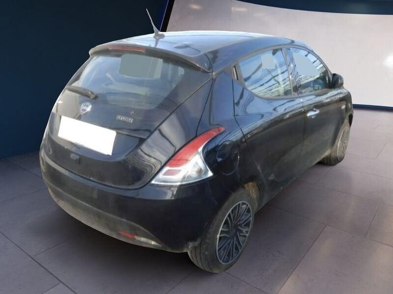 Lancia Ypsilon 1.0 FireFly 70cv Hybrid Silver