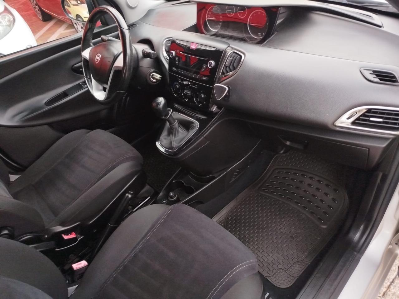 Lancia Ypsilon 1.2 69 CV 5 porte GPL Ecochic Platinum