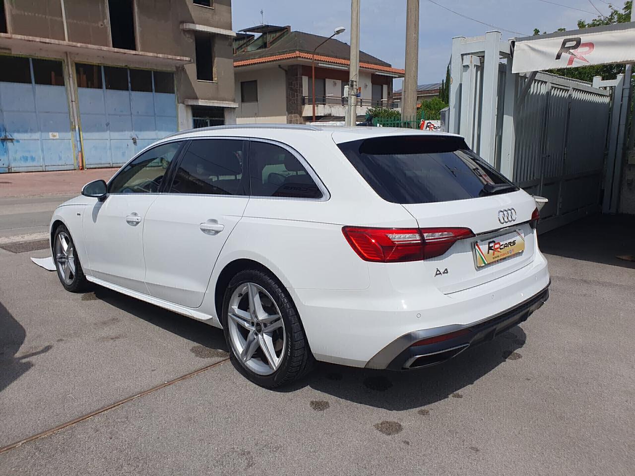 Audi A4 Avant 30 TDI/136 CV S tronic S line edition