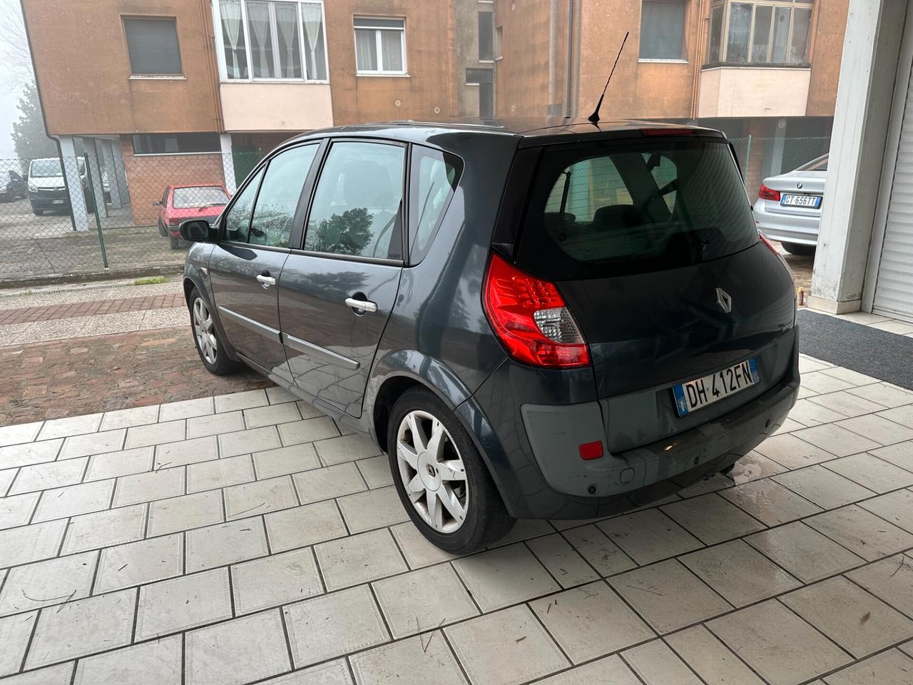 Renault Scenic 1.9 dCi/130CV (12 RATE)