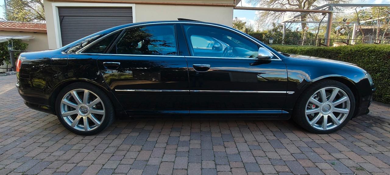 Audi A8 S8 5.2 V10 quattro tiptronic