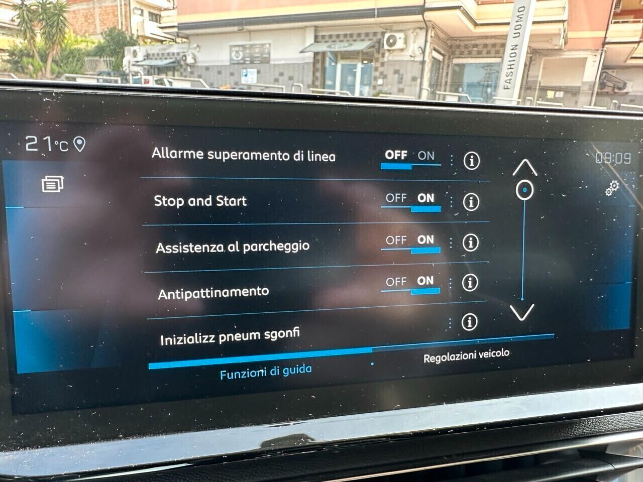 Peugeot 3008 1.5 bluehdi 130CV AT8