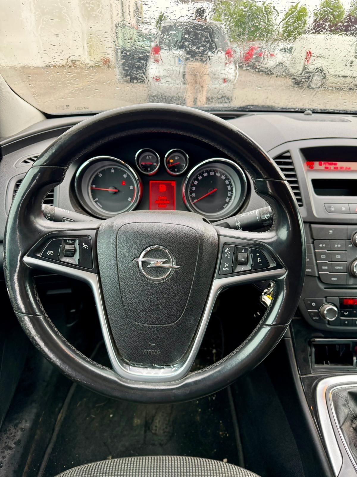 OPEL INSIGNIA SPORTS TOURER 2.0 CDTI