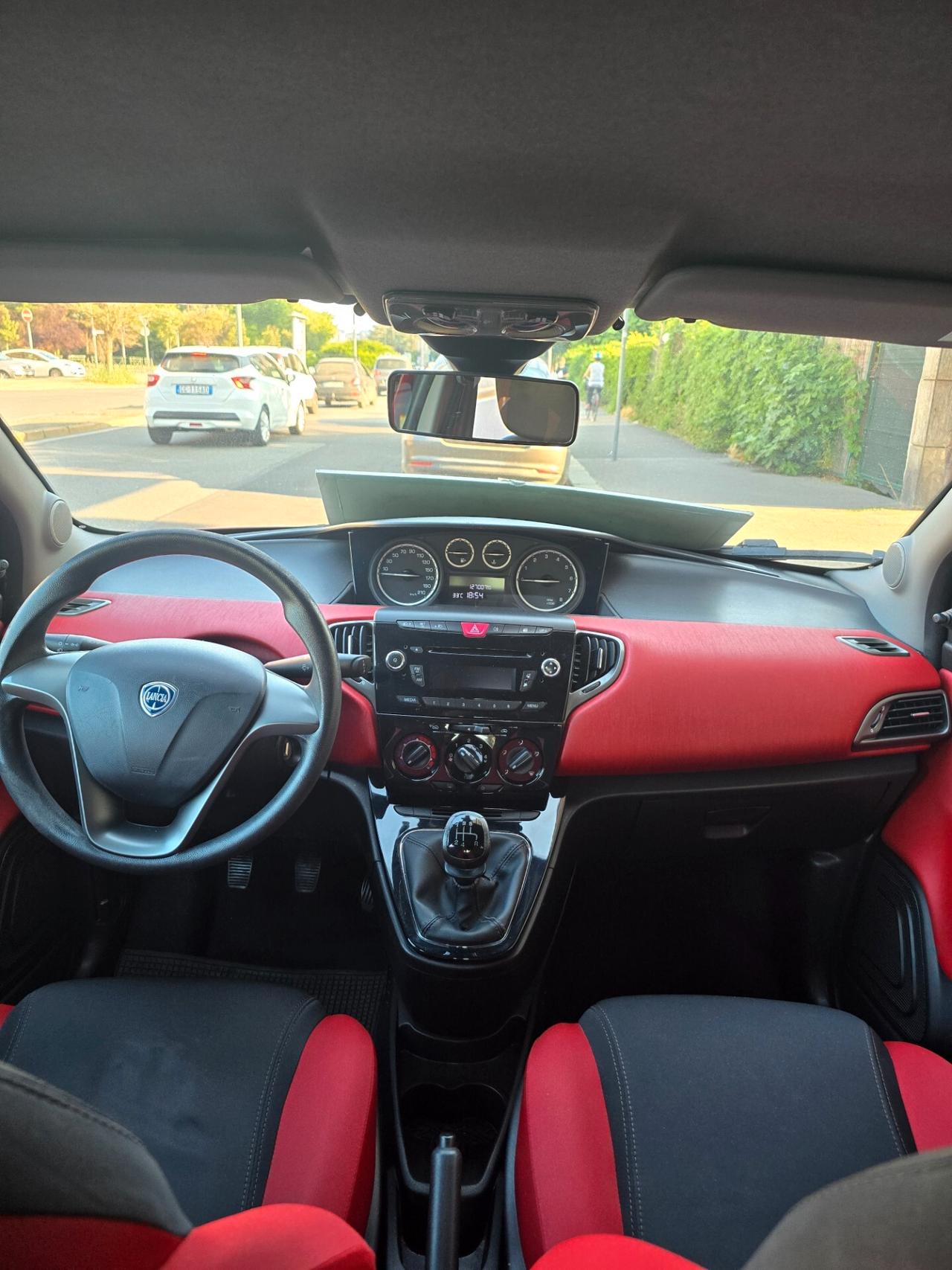 Lancia Ypsilon 1.2 69 CV 5 porte