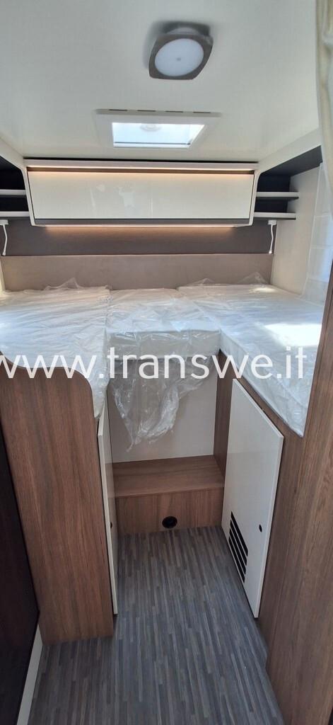 Elnagh Baron 565 camper semintegrale con letti gemelli