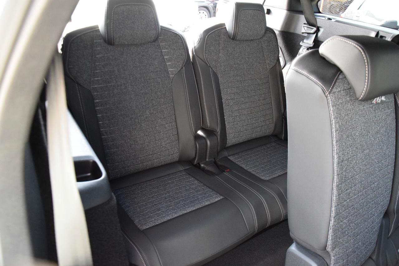 Peugeot 5008 7 POSTI Hybrid 136CV AUTOM. e-DCS6 Allure IVA DETRAIBILE FULL OPT.