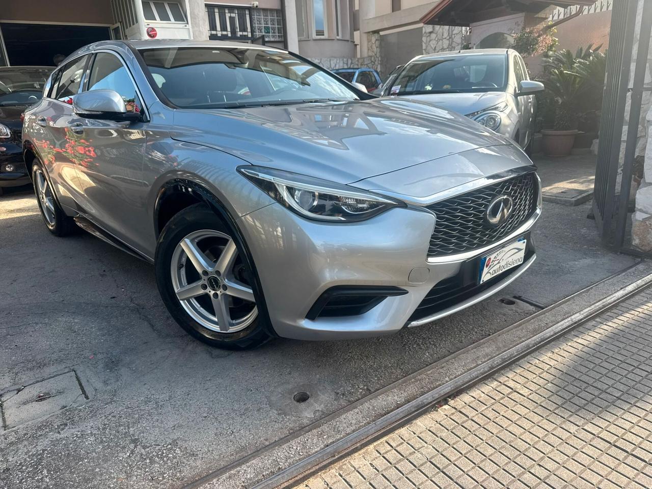 Infiniti Q30 1.5 diesel Premium